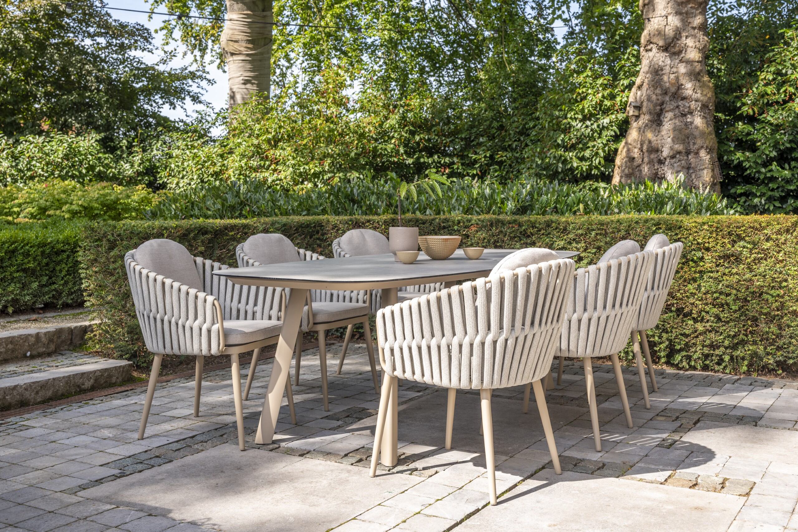 Taste 4SO Eva dining chair latte with 2 cushions