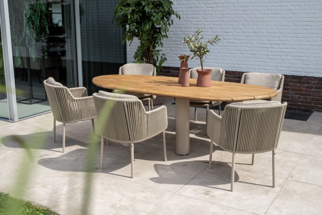4 Seasons Outdoor Bernini dining stoel latte incl. 2 kussens