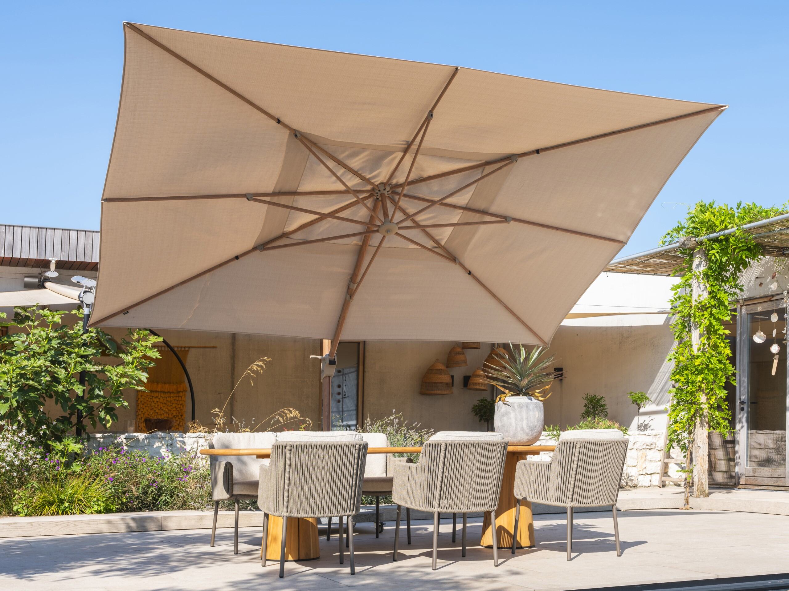 4 Seasons Outdoor Parasol Hacienda 300 x 400 cm Zand met Latte frame