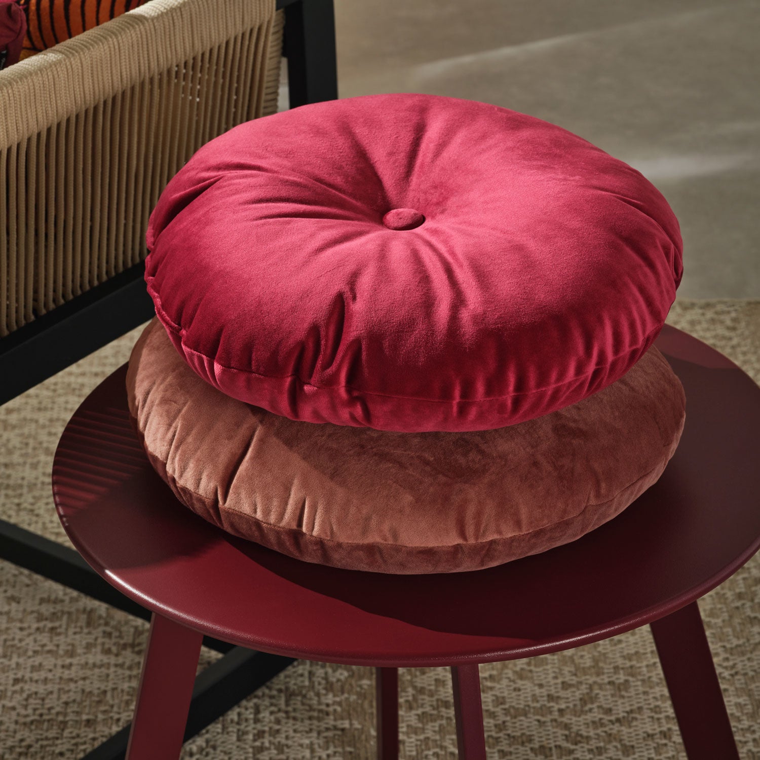 Jolie Cassis Kussen rond 40 cm