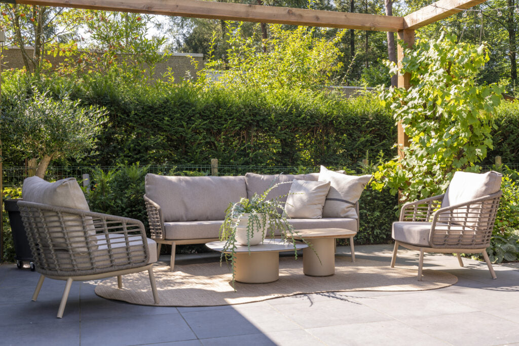 4 Seasons Outdoor 4-delige Loungeset Puglia 1x Loungebank 2x Loungestoel 1x Voltatafel