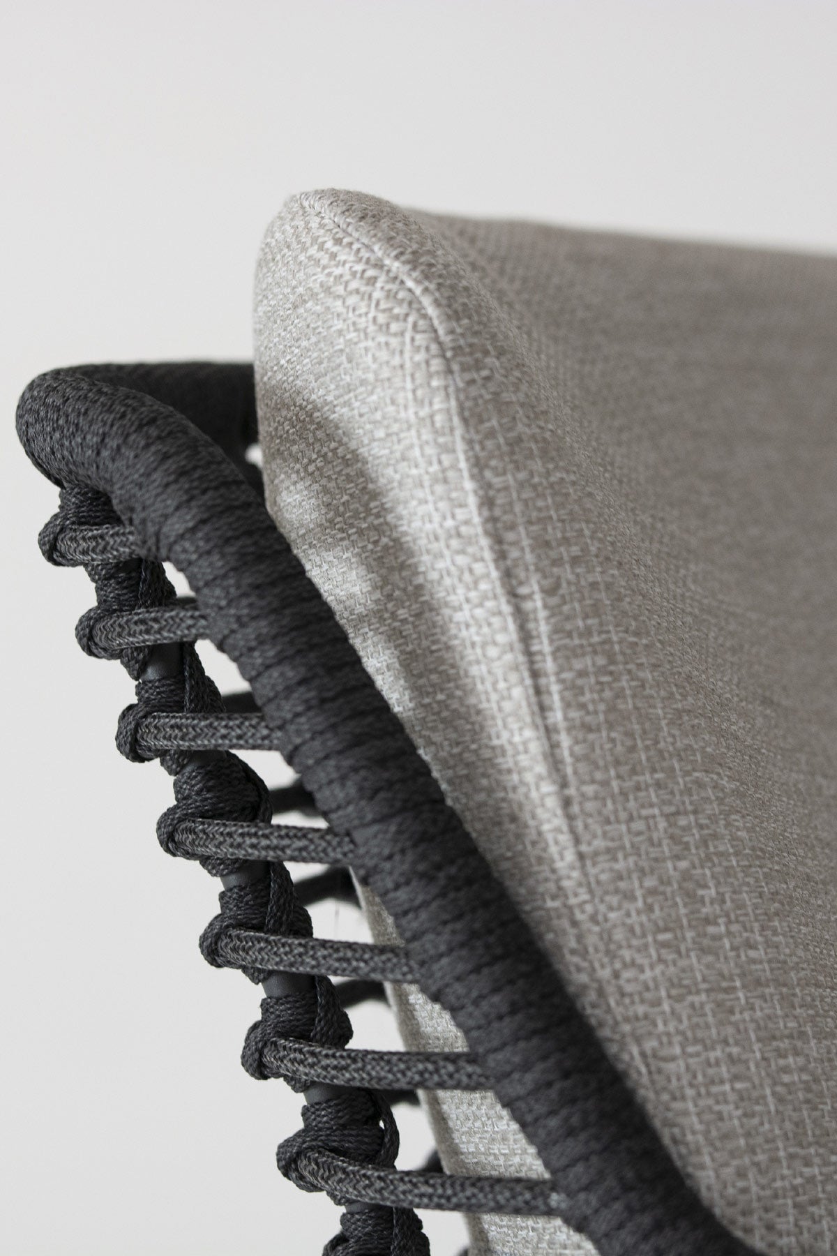 Yoi Marinha dining chair alu salixbelt salixflax zwart