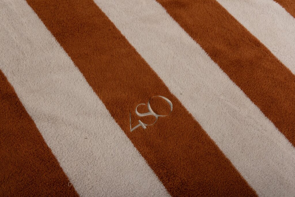 4 Seasons Outdoor Handdoek 180 x 100 cm. caramel / zand