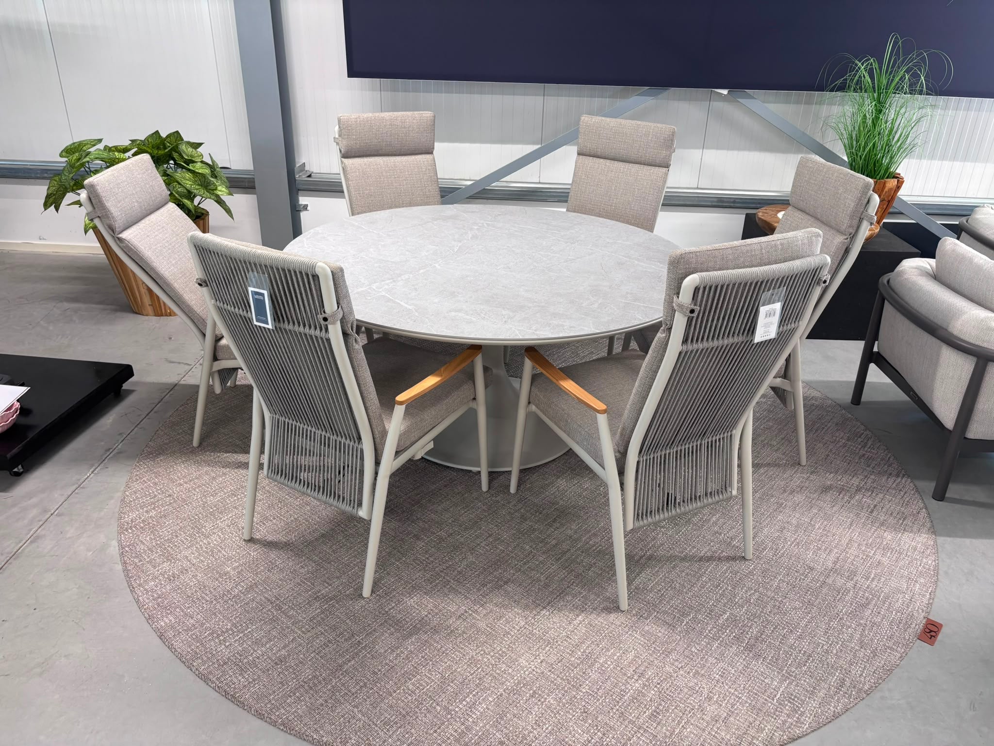 Bizzotto Arnold Dining Tafel R120cm + 4 Flobert Verstelbare Dining Stoel Antraciet