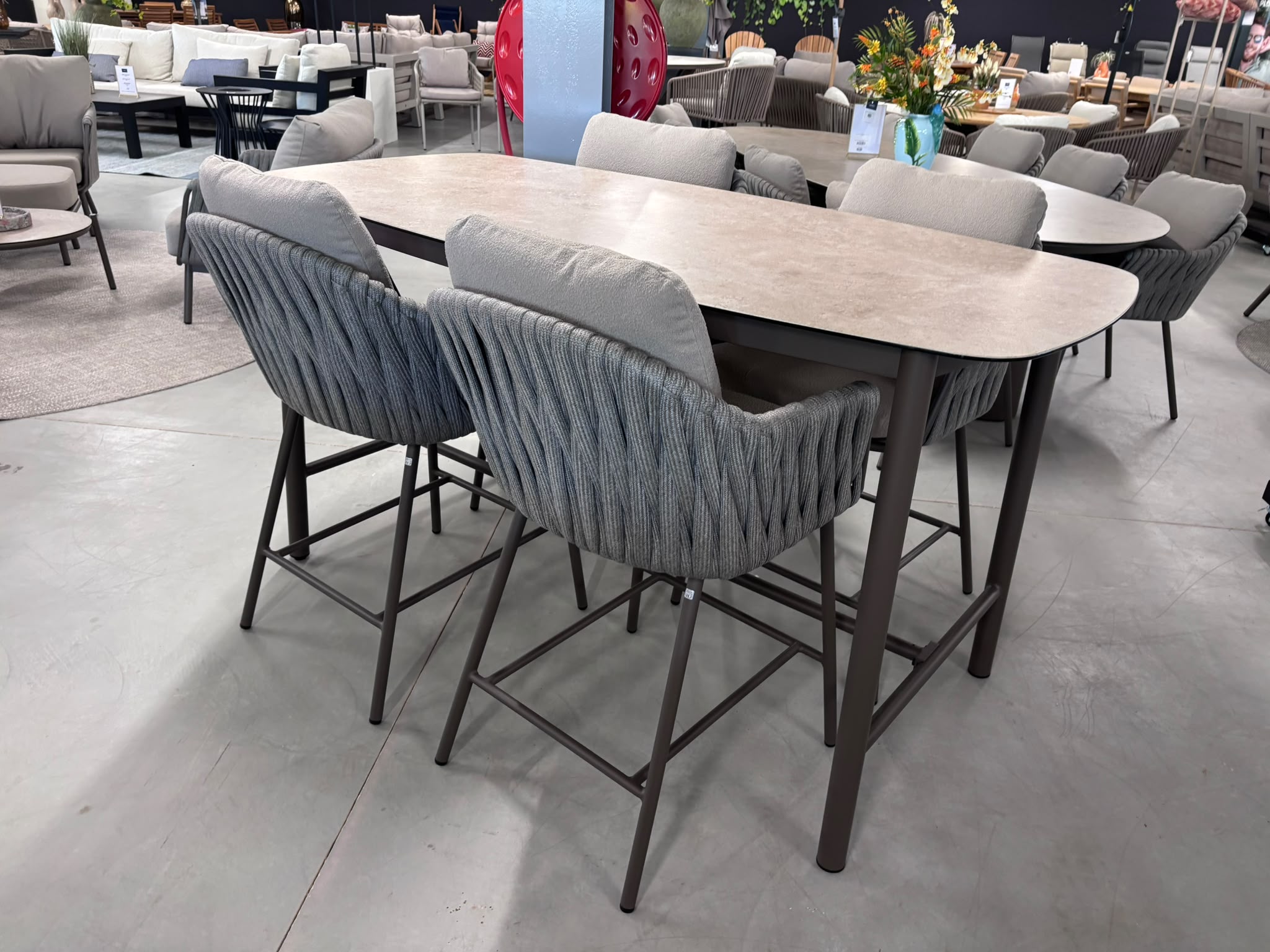 Taste by 4SO 5-delige High Diningset 4x Cannes High diningstoel 1x Manolo High dining tafel Terre