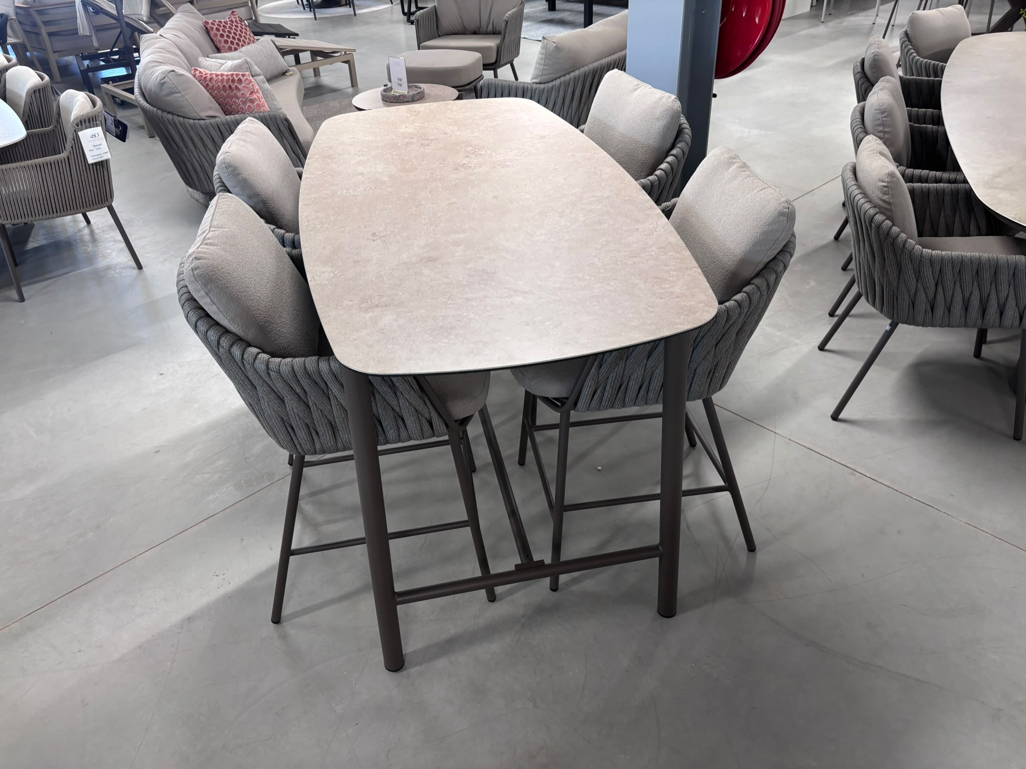 Taste by 4SO 5-delige High Diningset 4x Cannes High diningstoel 1x Manolo High dining tafel Terre
