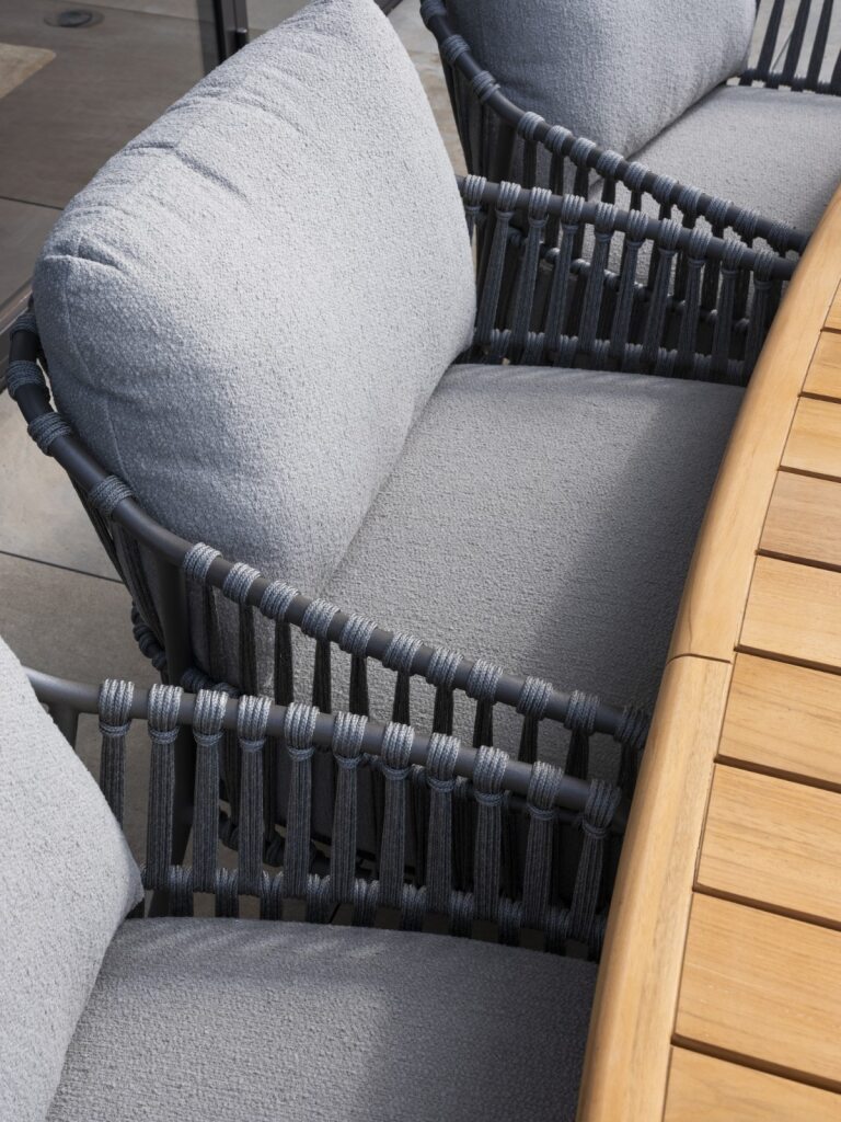 4 Seasons Outdoor Dining set 6x Capalbio Low-Dining stoel Terre 1x Capri Low-dining tafel 240x110