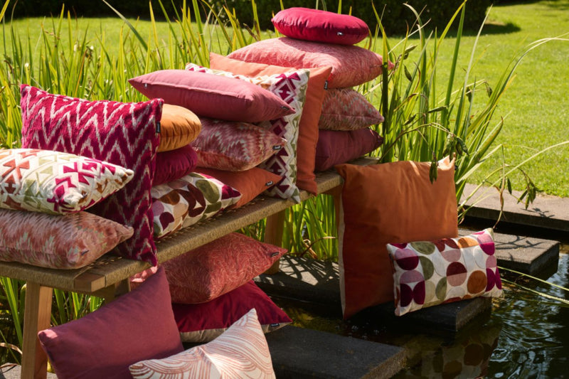 Maya Raspberry Kussen 50x30x14