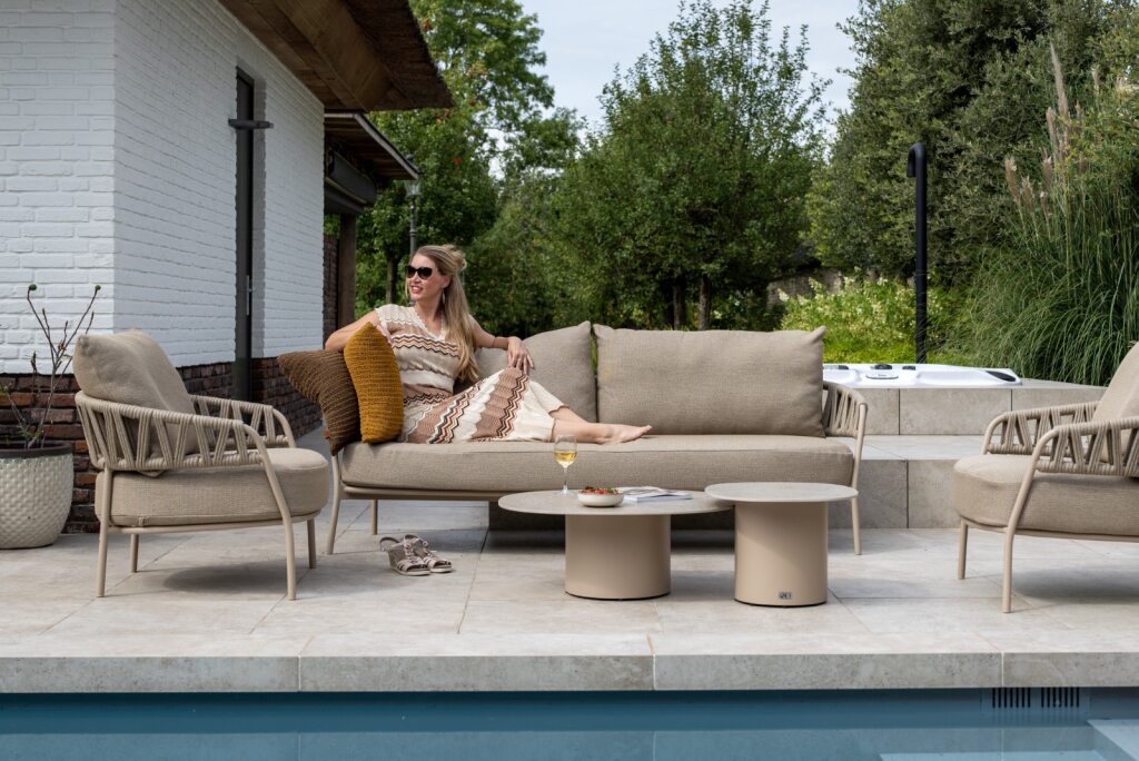 4 Seasons Outdoor Sofie lounge tuintafel 70x80xH30 cm latte