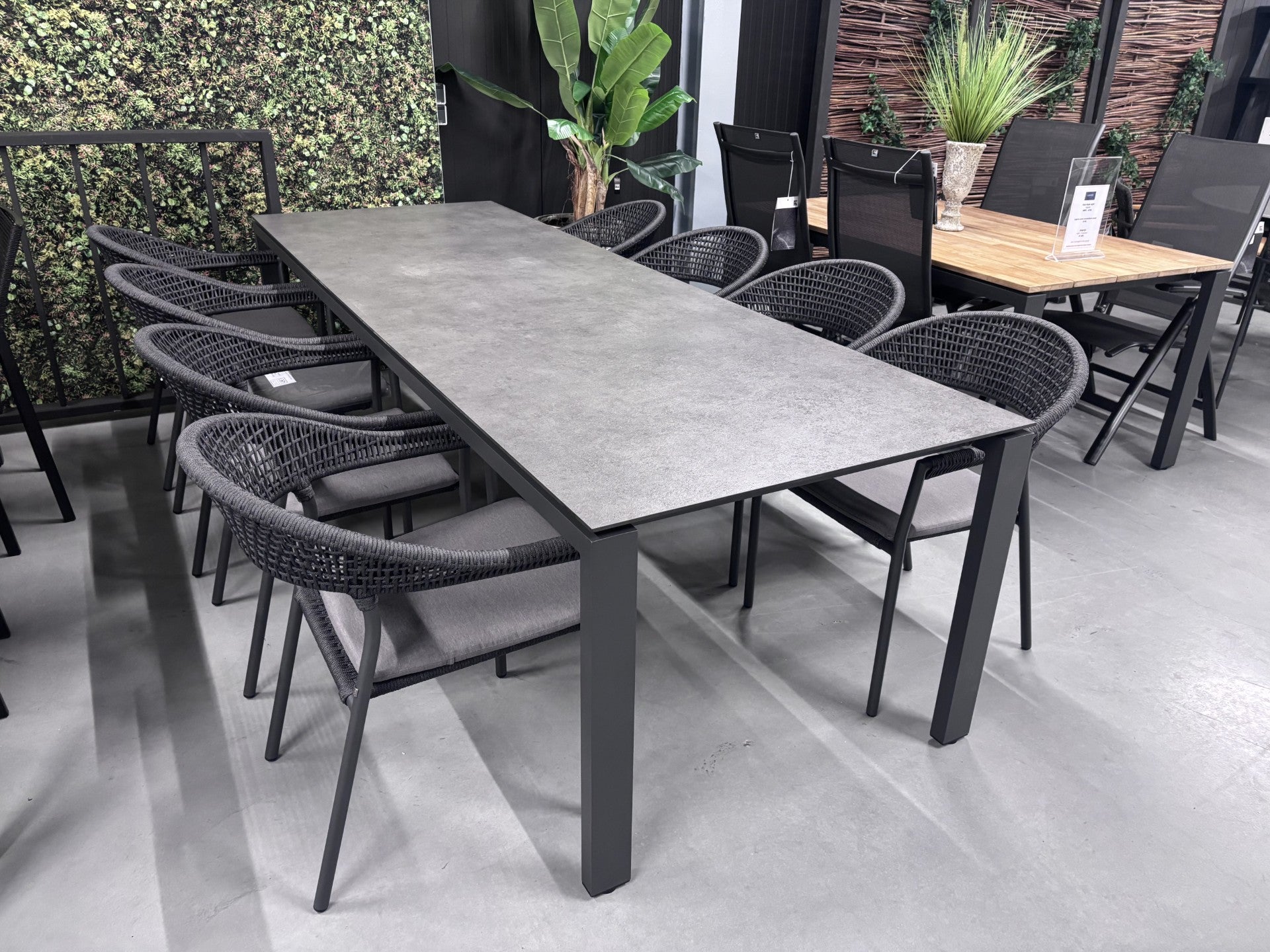 Taste by 4SO 9-delige diningset 8x Sienna Dining stoel antraciet 1x Goa tafel 280x95cm antraciet