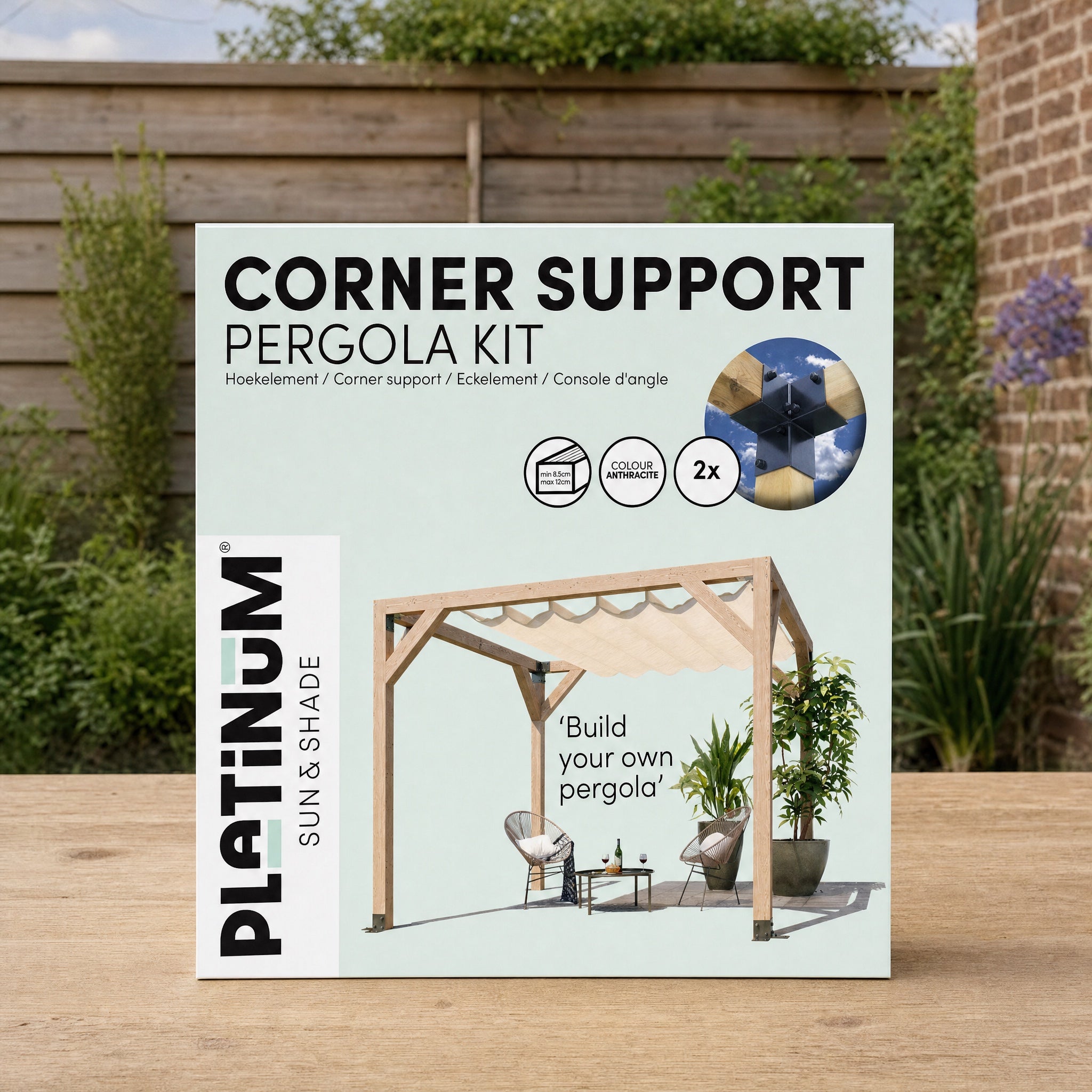 Platinum Pergola Kit - Corner support Staal Zwart in een Nederlandse tuinomgeving
