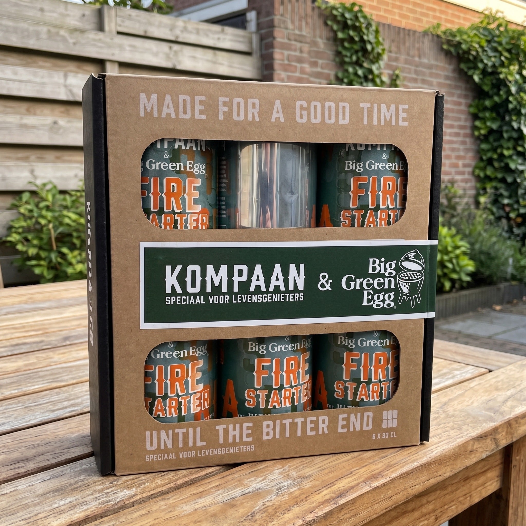 Big Green Egg Pale ale 5 pack+rub in een Nederlandse tuinomgeving
