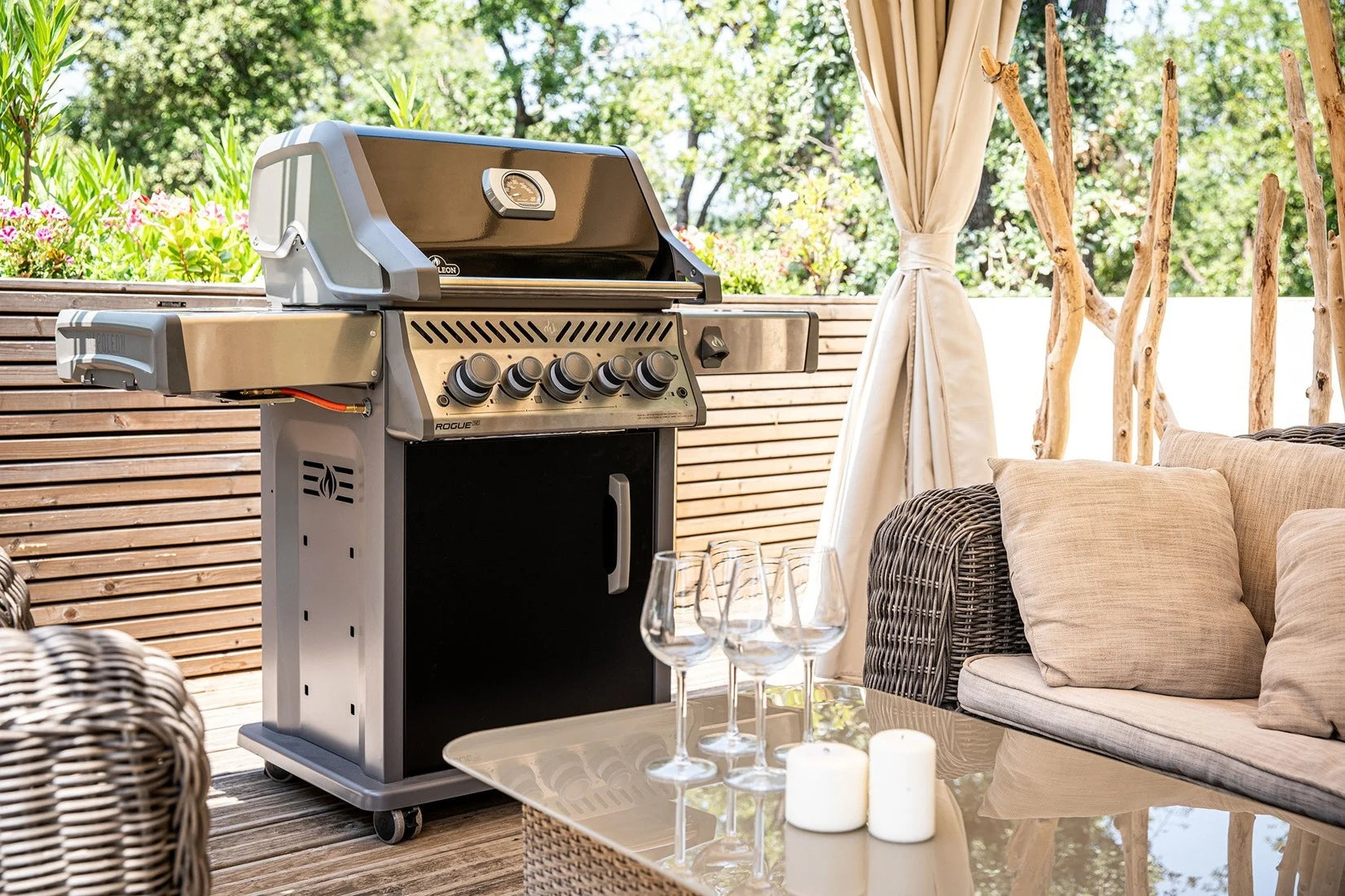 Napoleon Rogue SE 425 RSIB Gasbarbecue Zwart incl. draaispit